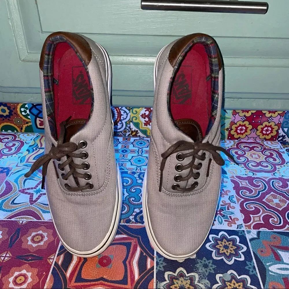 VANS Grey Era lace up low tops sz 7 mens 8.5 women